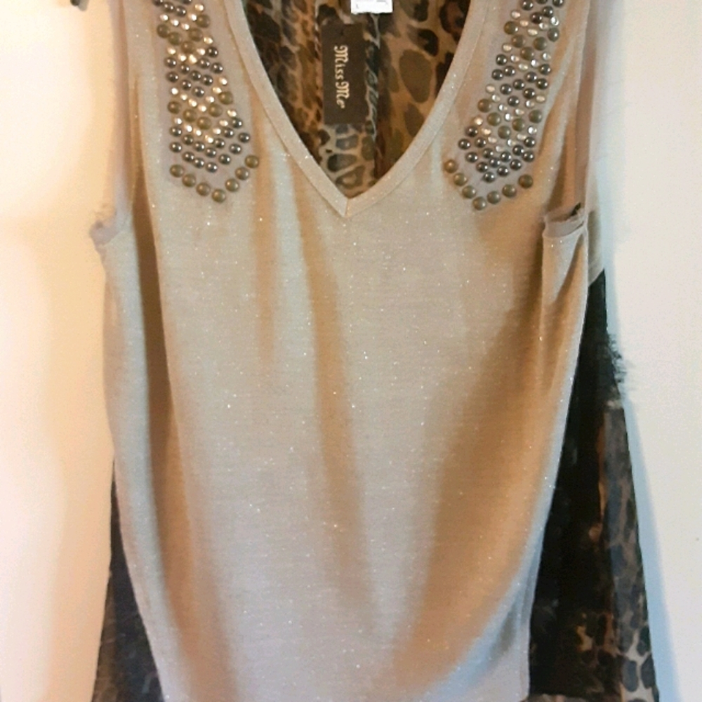 *NWT* Miss Me sleeveless Top L